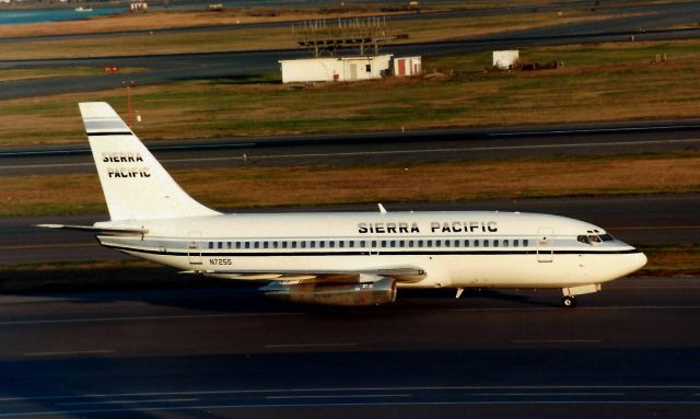 Boeing 737-200 (N725S) - From October 1997