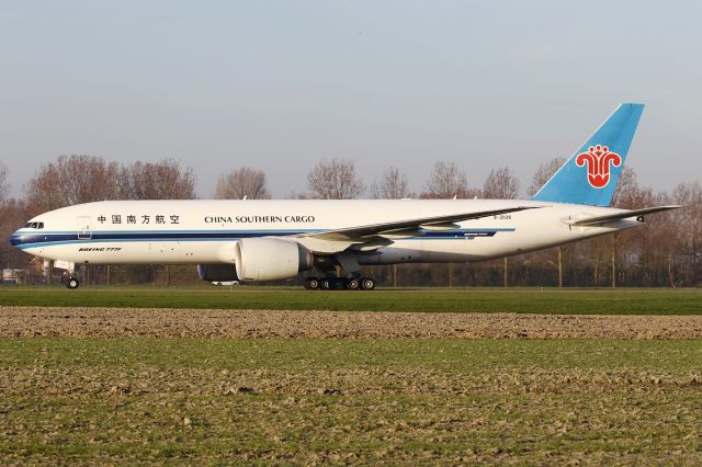 BOEING 777-200LR (B-2028)