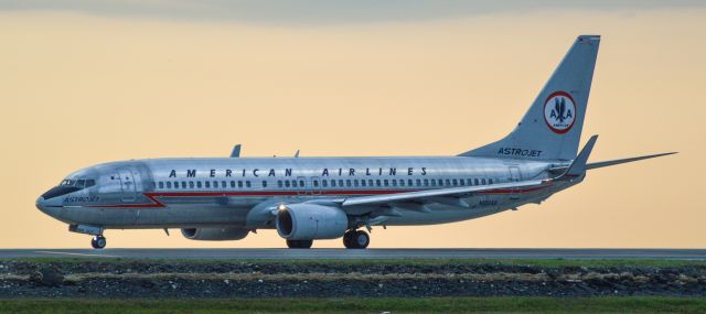 Boeing 737-700 (N951AA) - Shot with a Nikon D3200 w/ Nikkor 70-300mmbr /Best viewed in Full Size 