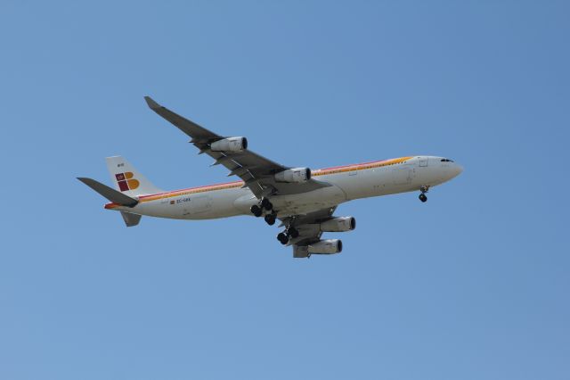 Airbus A340-300 (EC-GHX) - Feb 21, 2012 (Looks better on full size)