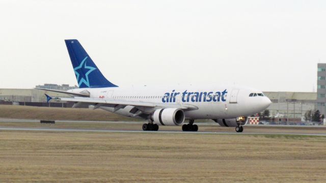 Airbus A310 (C-GFAT)