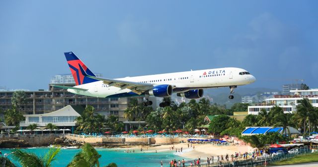 Boeing 757-200 (N67171) - Delta N67171 landing at TNCM 26/12/2016