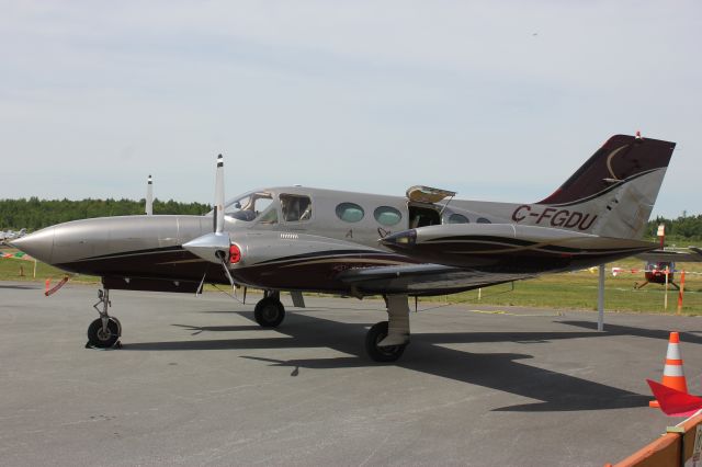 Cessna 421 (C-FGDU) - C-FGDU Cessna 421 B AXAIR à lAéroport de Sherbrooke QC. CYSC pour un Fly-in les Faucheurs de Marguerites 16-06-2018.