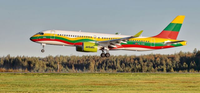 Airbus A220-300 (YL-CSK) - Air Baltic (Lithuanian Flag Livery)