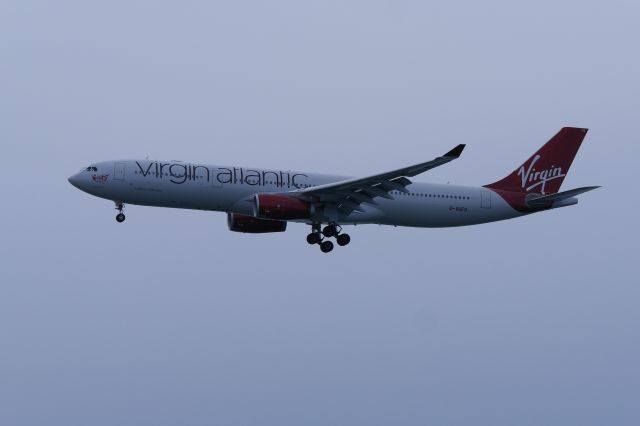 Airbus A330-300 (G-VUFO)