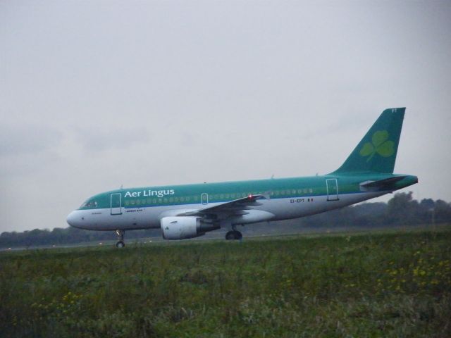 BOEING 737-300 (EI-EPT)