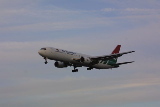 BOEING 767-300 (S7-ASY)