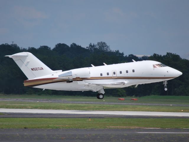 Canadair Challenger (N527JA) - FIFTH THIRD EQUIPMENT FINANCE CO departing 20L - 5/14/12