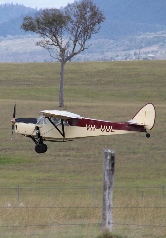 VH-UUL — - Beautiful Moth built in 1935 and in perfect condition departing Watts Bridge after flying in for a cup of coffee