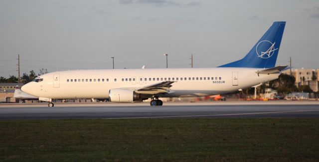 BOEING 737-400 (N458UW) - iAero Airways Boeing 737 on the evening of the 2nd January, 2020 at MIA.