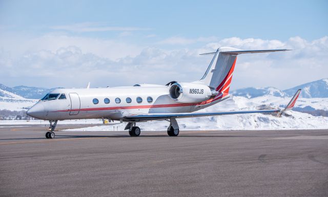 Gulfstream Aerospace Gulfstream IV (N960JS) - Coral color Gulfstream G400
