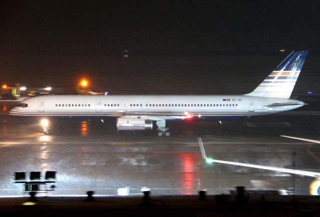 Boeing 757-200 (EC-ISY) - snow storm