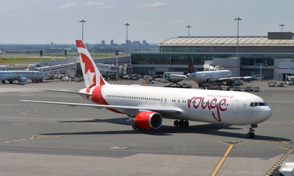 BOEING 767-300 (C-FJZK) - Air Canada Rouge Boeing 767-3Q8ER C-FJZK in Toronto 