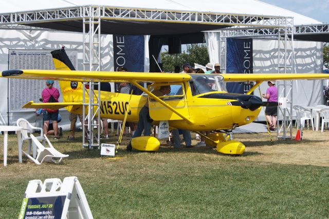 Cessna 152 (N152UC)