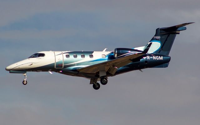 Embraer Phenom 300 (PR-NGM)