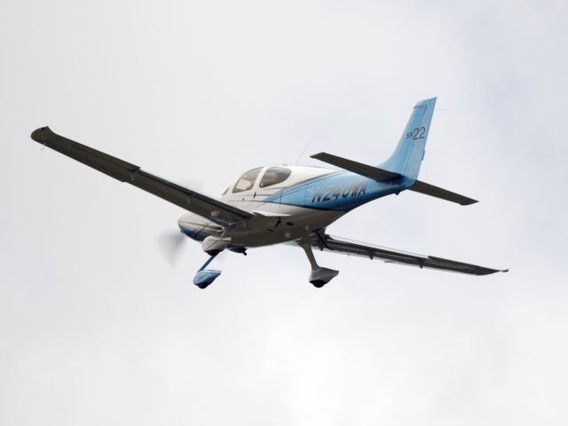 Cirrus SR-22 (N240WA) - Take off runway 26.