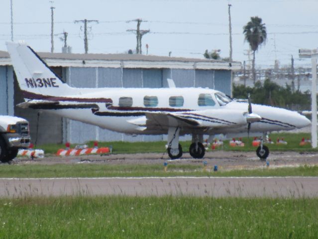 Piper Navajo (N13NE)