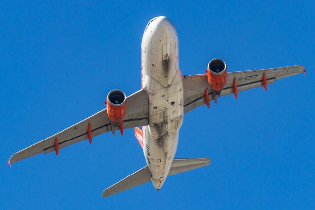 Airbus A319 (G-EZFZ)