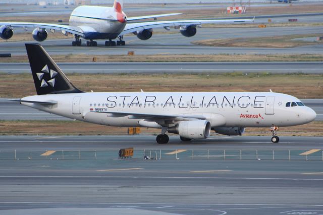 Airbus A320 (N689TA)