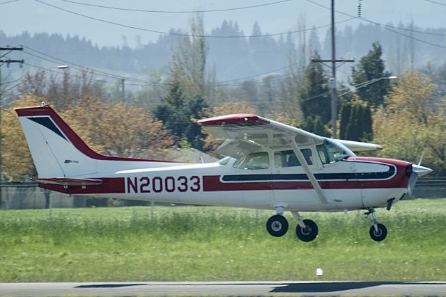 Cessna Skyhawk (N20033)