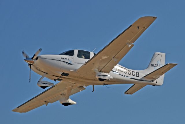 Cirrus SR-22 (N556CB)