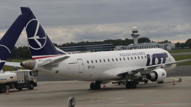 EMBRAER 175 (long wing) (SP-LIL)