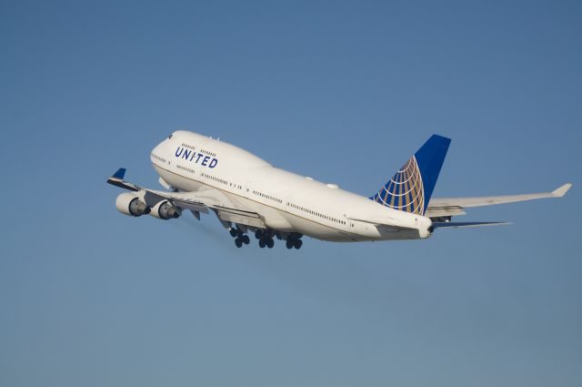 Boeing 747-400 (N182UA) - Departing for Beijing