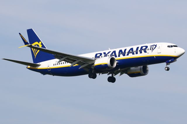 Boeing 737 MAX 8 (EI-HEV)