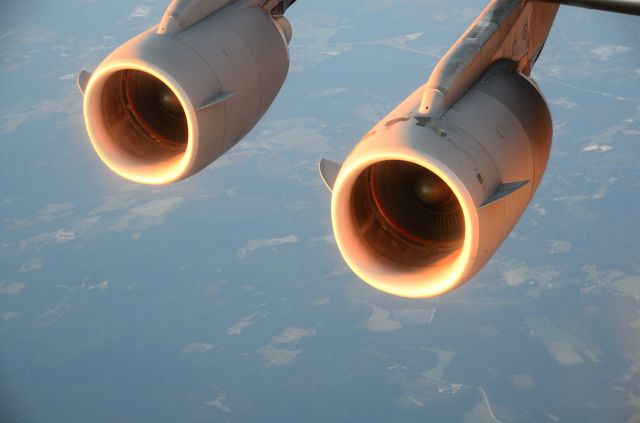 Boeing Globemaster III — - Engines at sunset