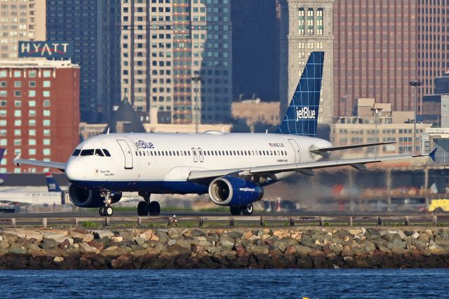 Airbus A320 (N663JB)