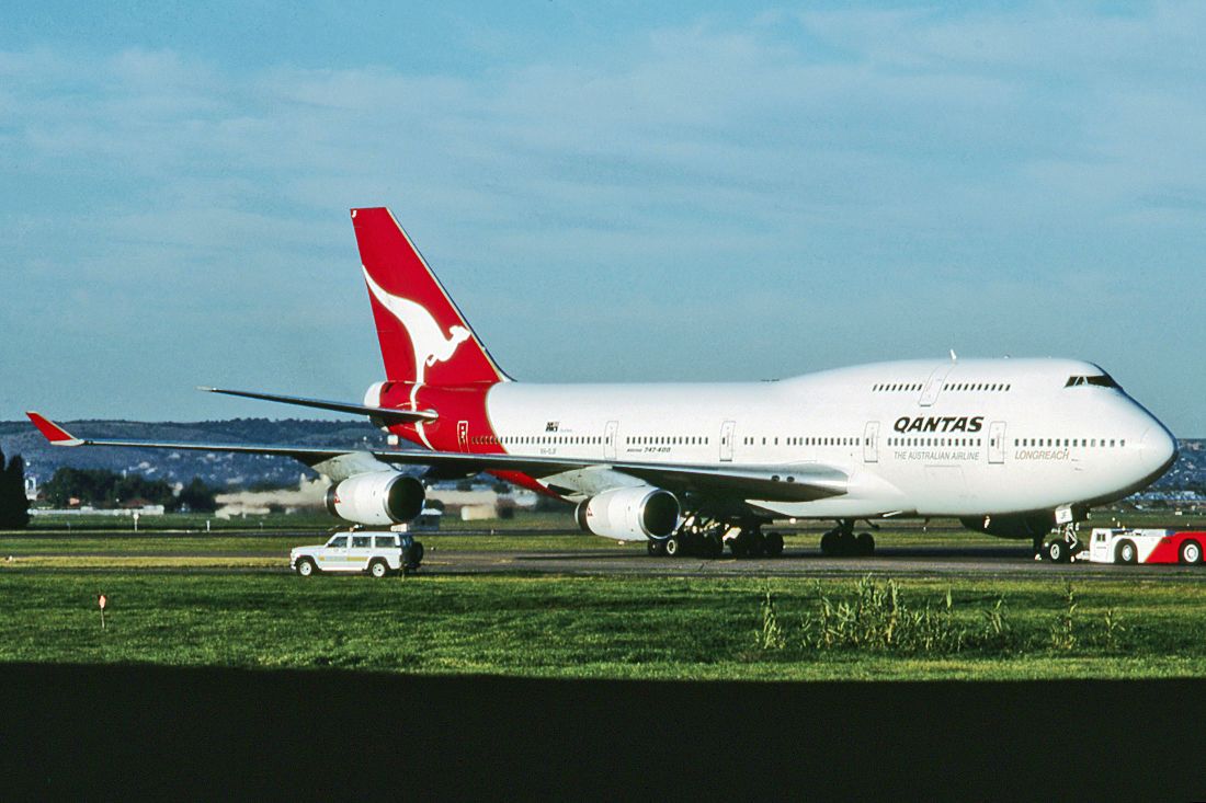 Boeing 747-400 (VH-OJF) - QANTAS - BOEING 747-438 - REG : VH-OJF (CN 24483/781) - ADELAIDE INTERNATIONAL AIRPORT SA. AUSTRALIA - YPAD (4/6/1995)