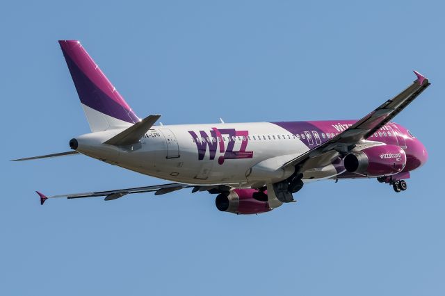 PT-TPB LATAM Airlines Brasil Airbus A319-112 Photo by Antônio