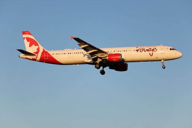 Airbus A321 (C-GYGU)