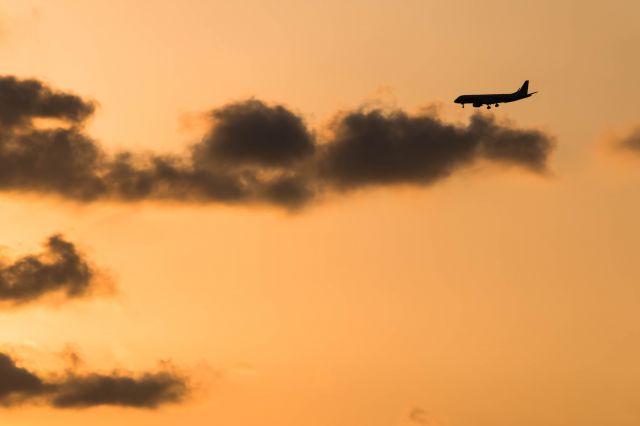 Embraer ERJ-190 (4X-EME)