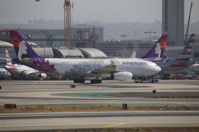 Airbus A330-200 (N386HA)