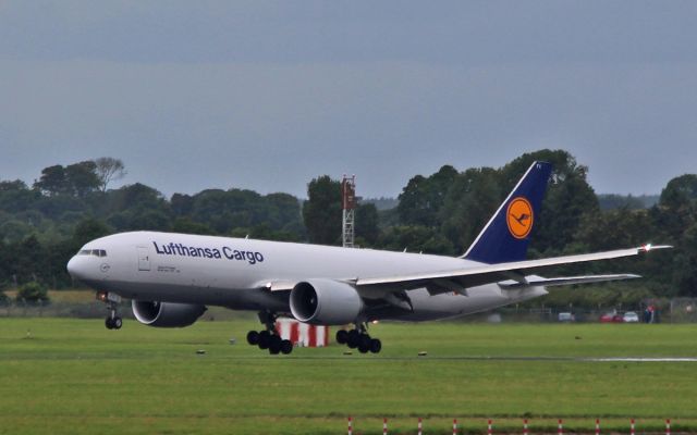 Boeing 777-200 (D-ALFC) - lufthansa cargo b777-fbt d-alfc about to land at shannon 11/7/16.