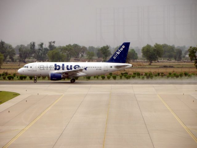 Airbus A319 (AP-EDB) - ABQ - Air Blue