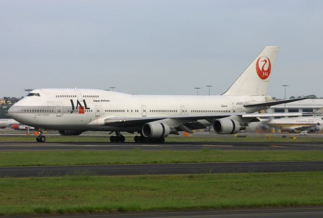 Boeing 747-400 (JA8087)