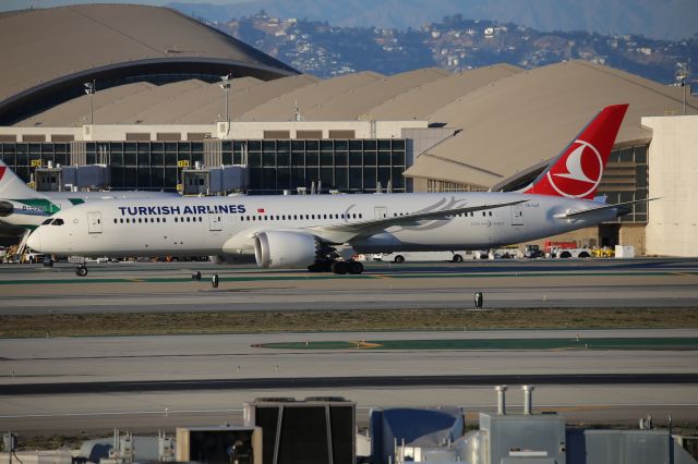 Boeing 787-9 Dreamliner (TC-LLF)