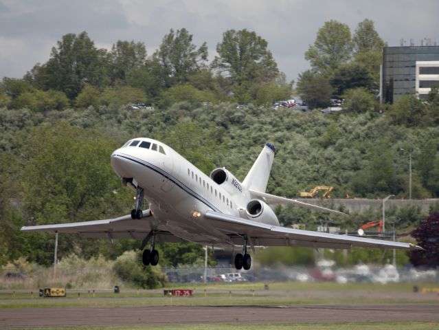 Dassault Falcon 900 (N920DB) - Powerful take off runway 26.