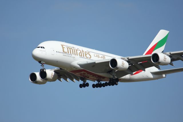 Airbus A380-800 (A6-EDK)