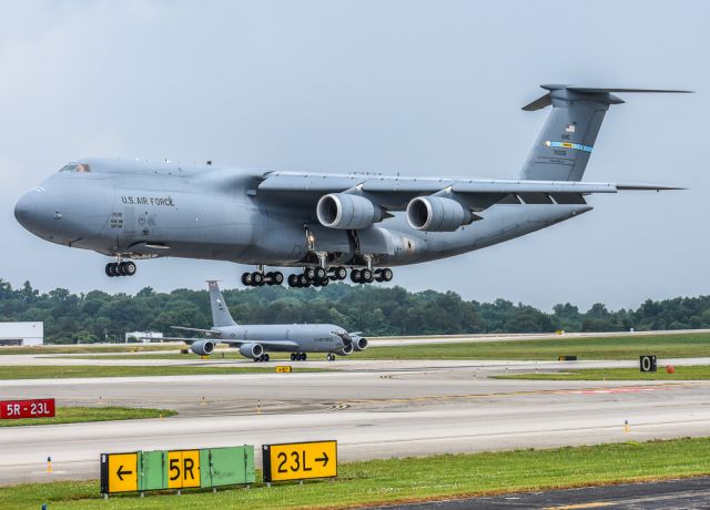 Lockheed C-5 Galaxy (87-0035)