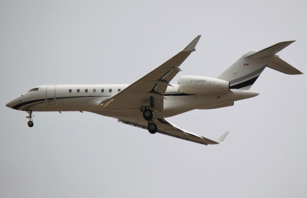 Bombardier Global 5000 (C-GBRK)