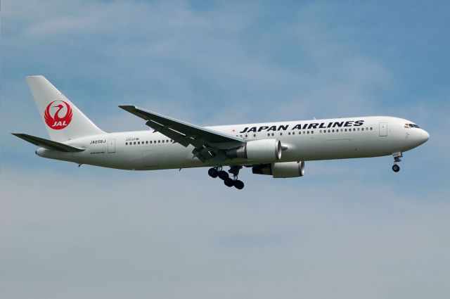 BOEING 767-300 (JA656J) - 2012-08-15