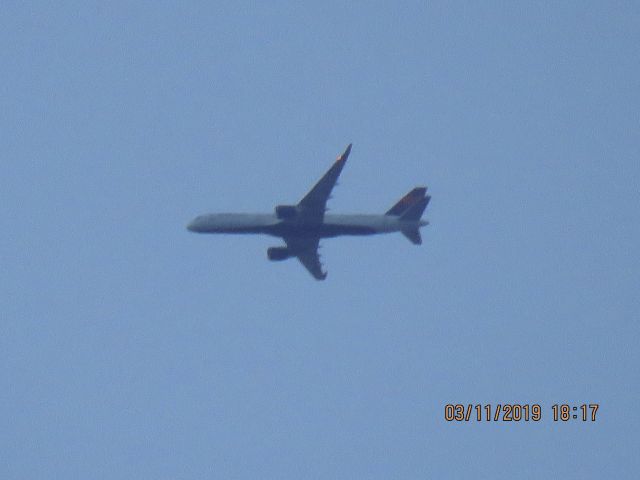 Boeing 757-200 (N713TW)