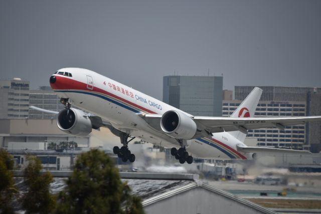 BOEING 777-200LR (B-2076) - Taken 31 May 2019