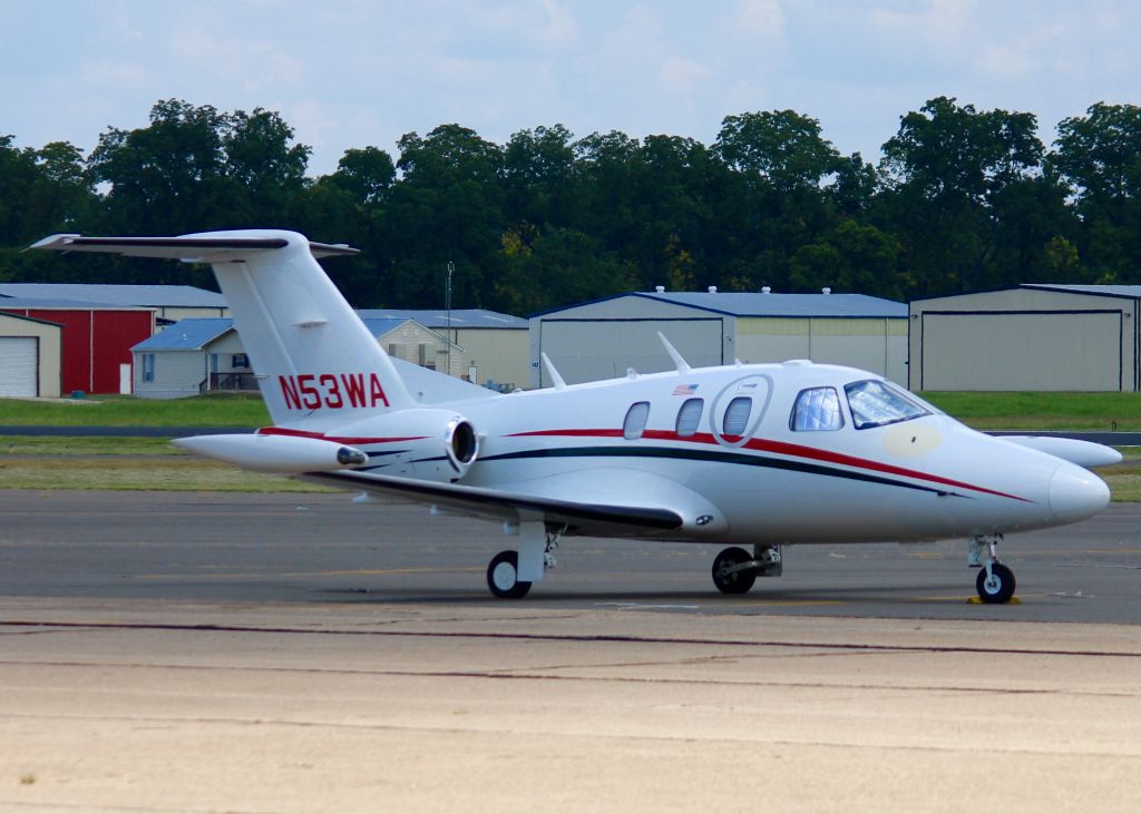 Eclipse 500 (N53WA) - At Downtown Shreveport.