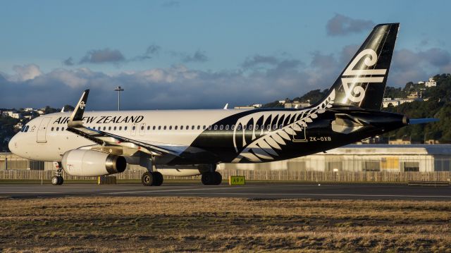 Airbus A320 (ZK-OXB)