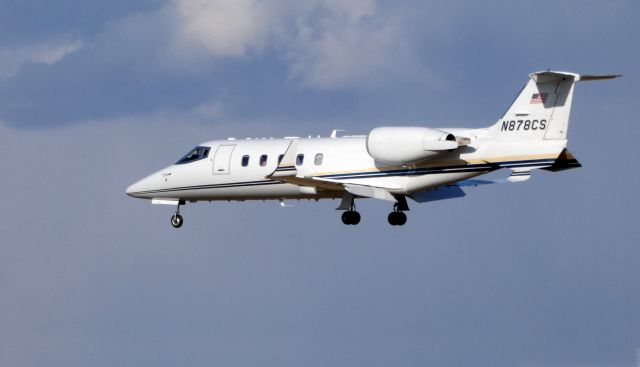 Learjet 60 (N878CS) - On final is this 2002 Learjet 60 in the Winter of 2020.
