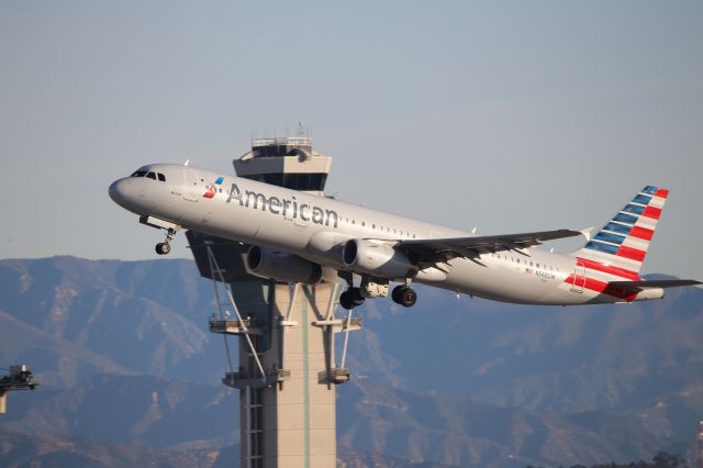 Airbus A321 (N568UW)